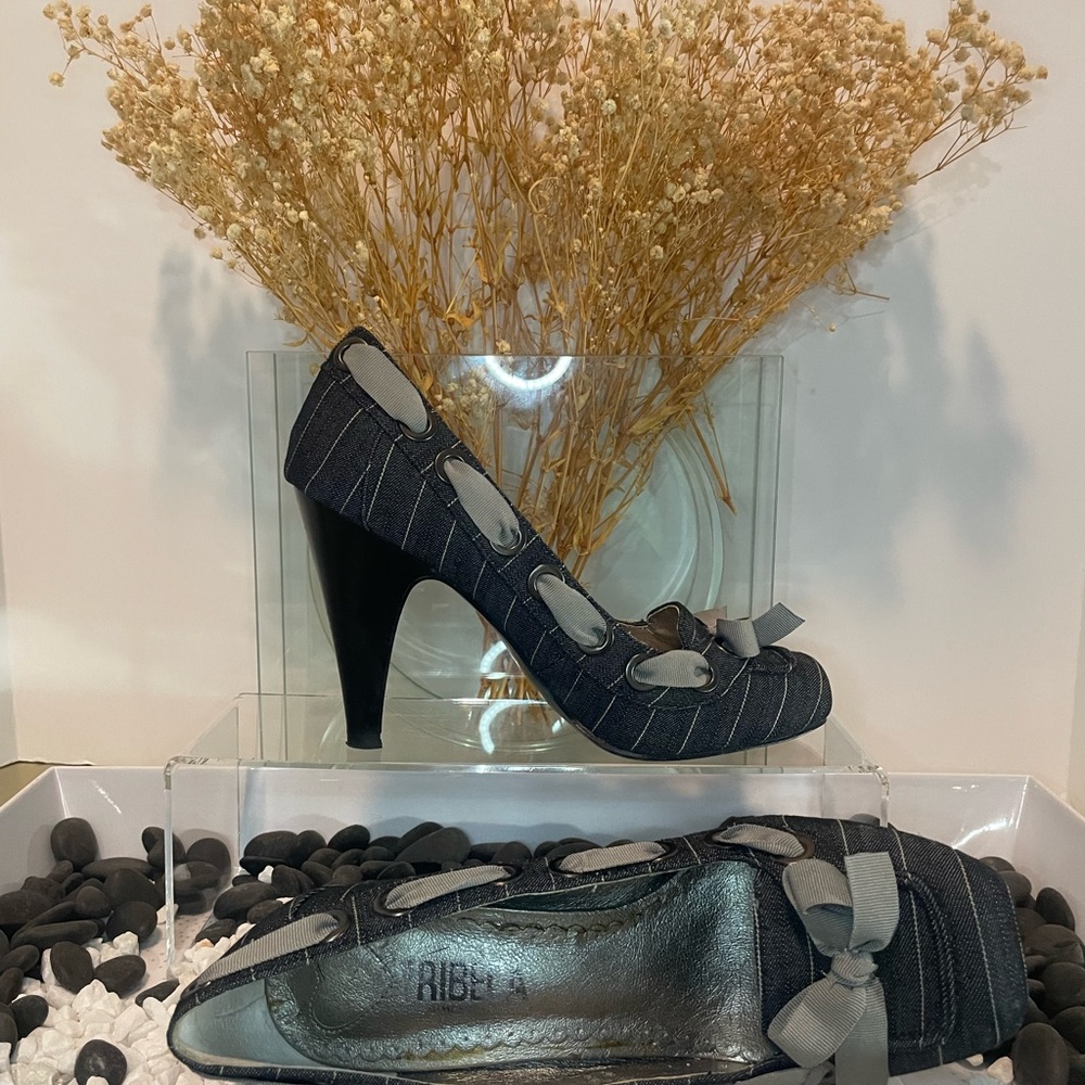 Tribeca Ribbon Heel - Picture 2 of 3